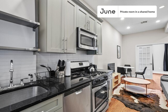 Building Photo - Room in Shared 4 bed/1 bath home