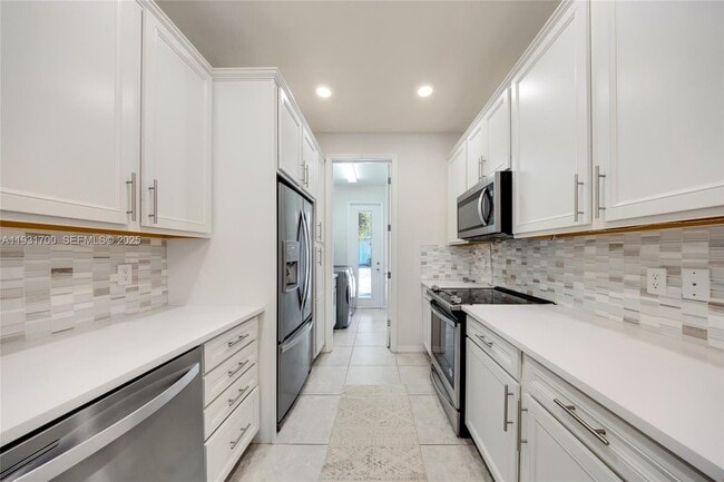 Building Photo - 5110 Eucalyptus Dr