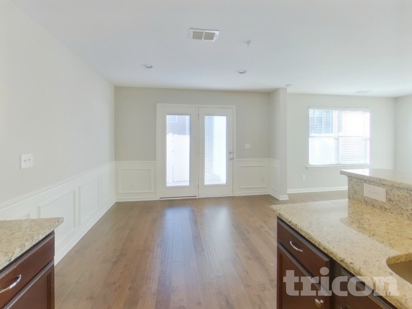 Building Photo - 4009 Commons Dr