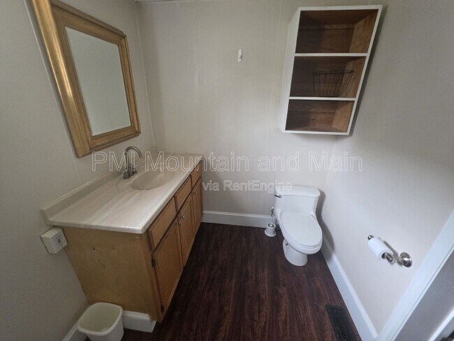 Building Photo - 41 Westwood Pl