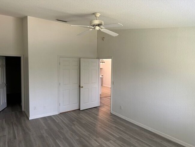 Building Photo - well-maintained 1-bedroom, 1-bath home in Bonita Springs