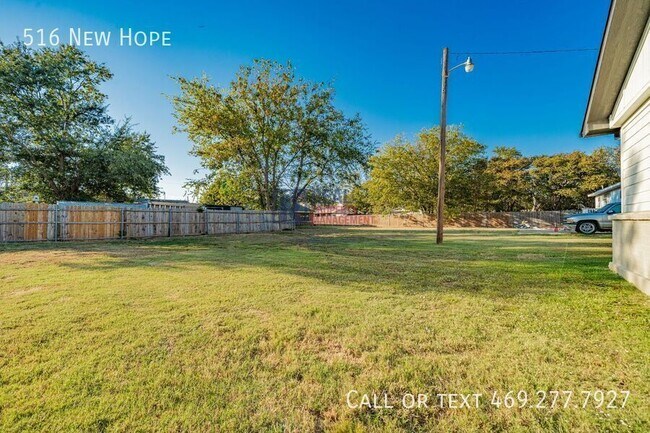 Building Photo - 516 New Hope St