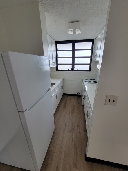 Building Photo - 3175 Waialae Ave