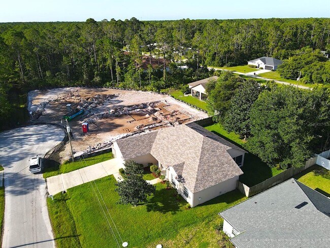 Building Photo - 16 Zorlou Ct