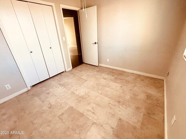 Building Photo - 3463 N Verano Ct