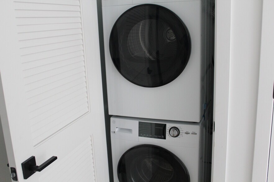 washer and dryer - 3817 14th St NW