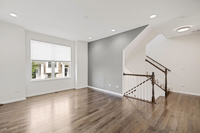Building Photo - 4426 Monroe Ct