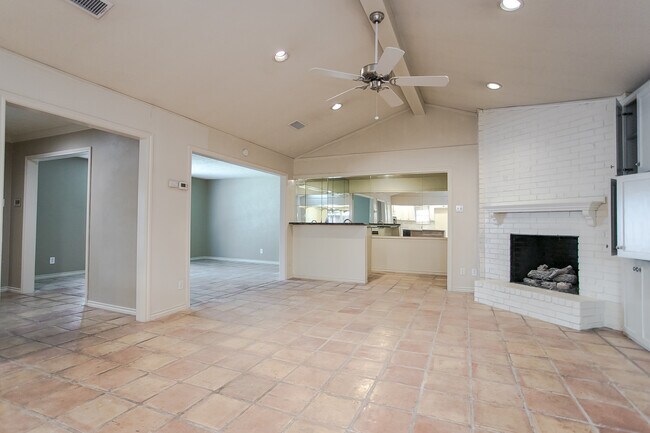 Building Photo - 10660 Pagewood Dr