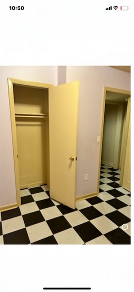 Building Photo - 22 2nd St NE