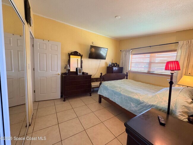 Building Photo - 127 Roosevelt Ave