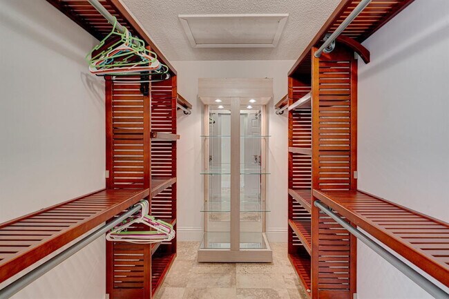 Building Photo - 8410 Brussels Way