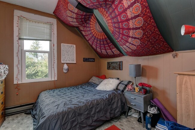 Building Photo - 614 Potter St