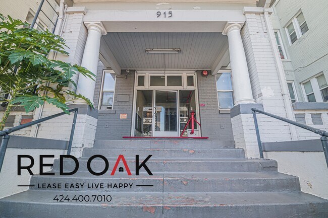 Building Photo - 915 S Carondelet St