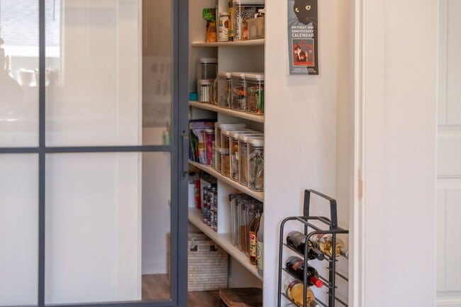 Building Photo - 3 Bedroom, 2 Bath Home