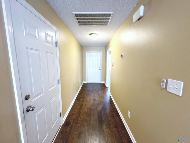 Building Photo - 117 Bremerton Dr SW
