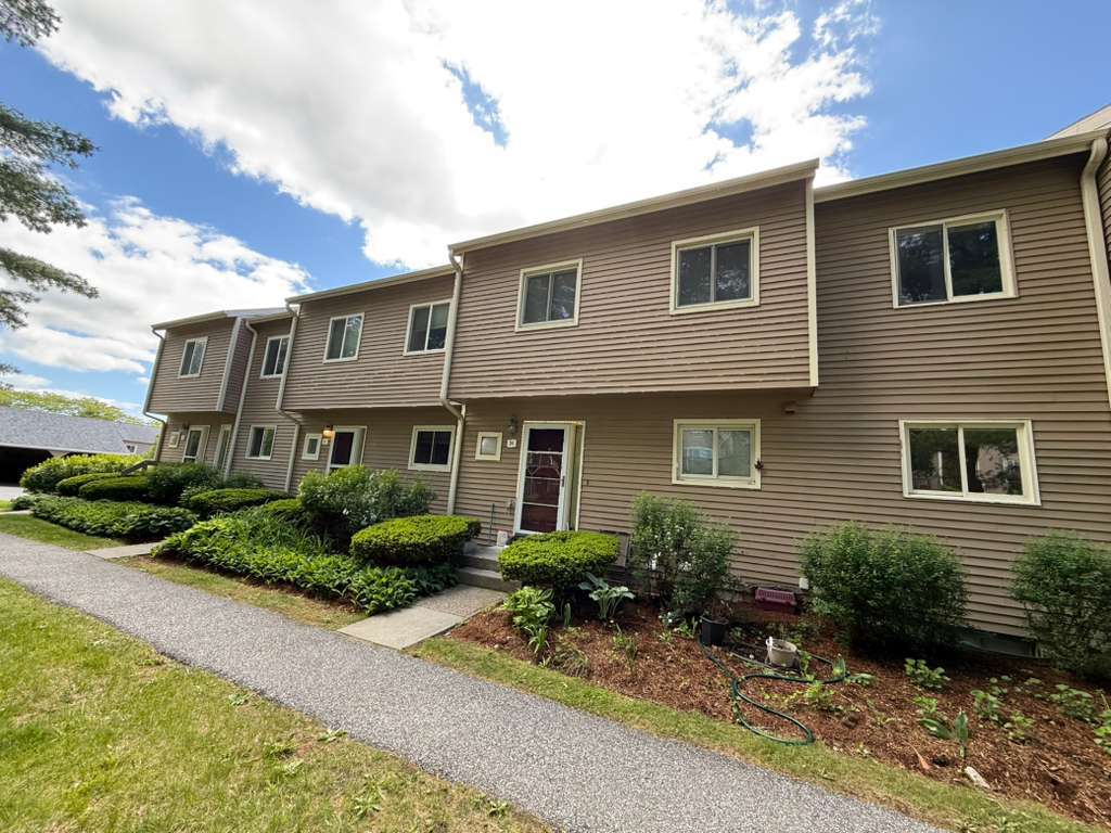 Building Photo - D6 Stonehedge Dr