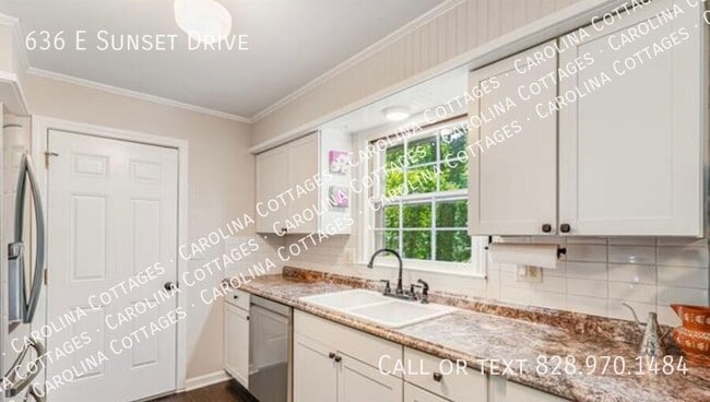 Building Photo - 636 E Sunset Dr