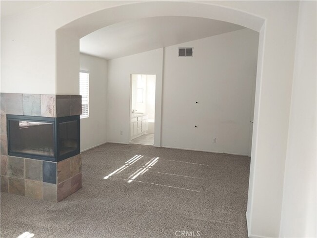 Building Photo - 935 Redtail Dr