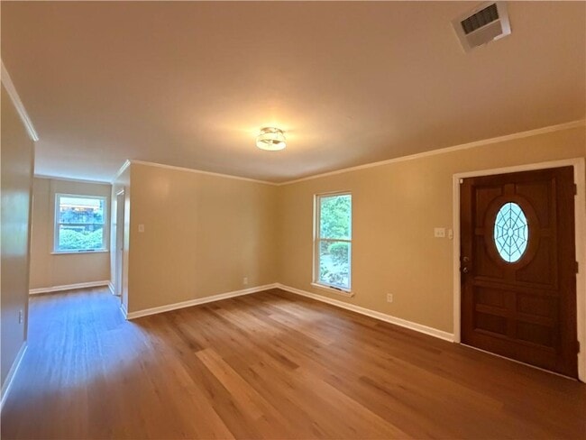 Building Photo - 1326 Doyle Ave