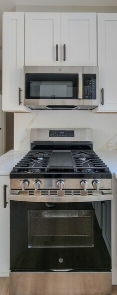 Building Photo - 2552 S Central Park Ave