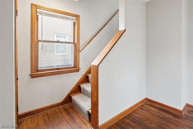 Building Photo - 9504 S Highland Ave