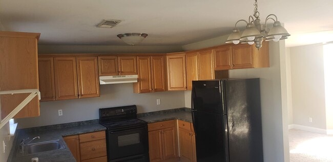 Building Photo - Unit 2