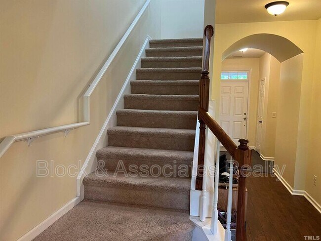 Building Photo - 124 Longchamp Ln