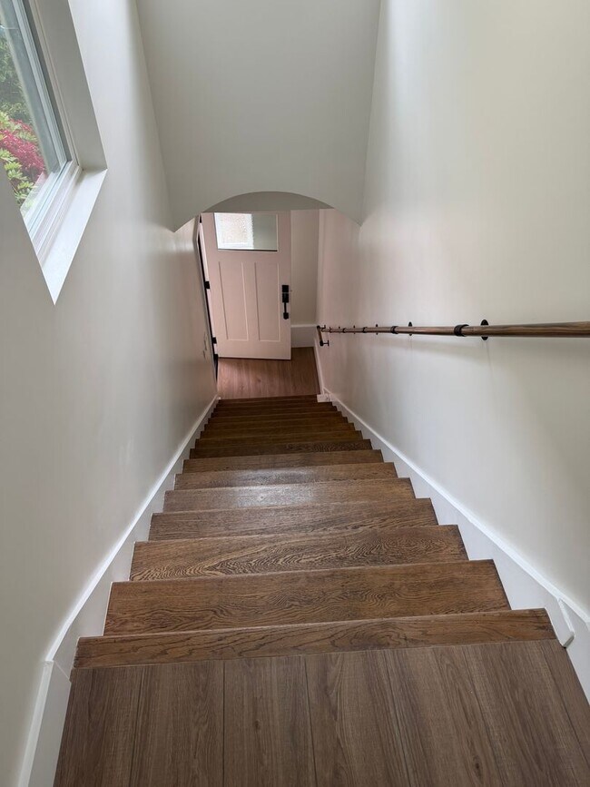 Building Photo - 3 Bed 2 Bath Apartment, New Construction In Cleveland Heights (With Garage)
