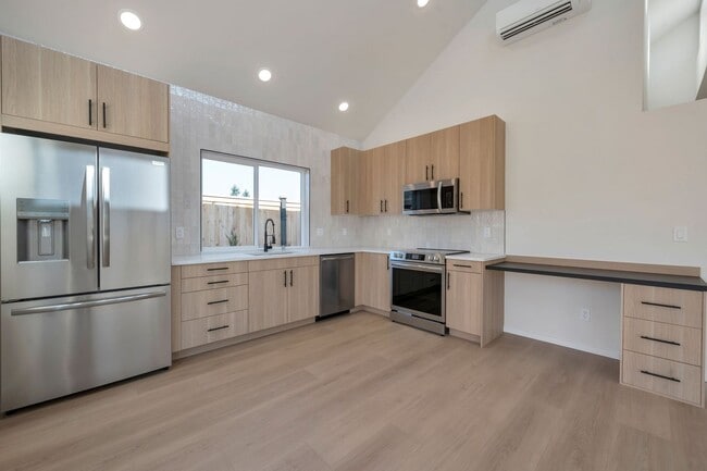 Building Photo - Modern New Construction Home in Pacific – ...