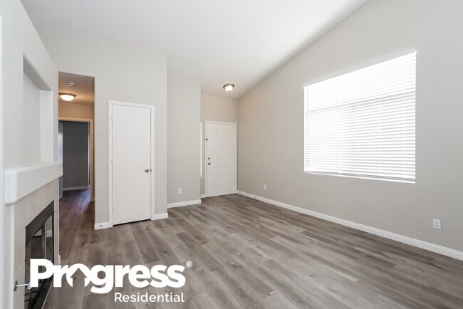 Building Photo - 5536 Cloudy Glen St