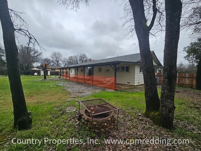 Building Photo - Renovated Gated House on an Acre with Detached Shop in Cottonwood!