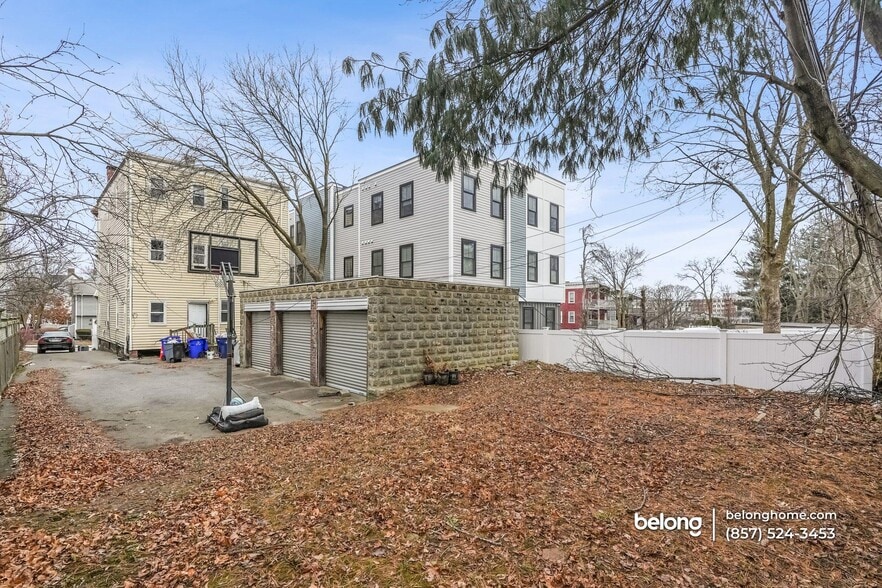 Building Photo - 62 Fuller St