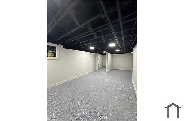 Building Photo - 3 bedroom rehabbed home