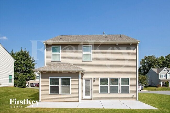 Building Photo - 2203 Lake Vista Drive
