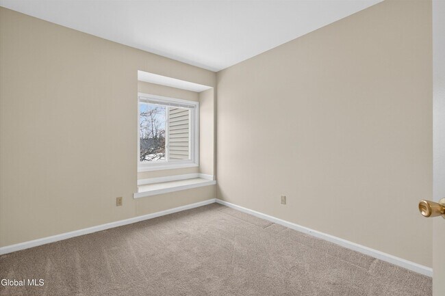 Building Photo - 17 Derby Dr