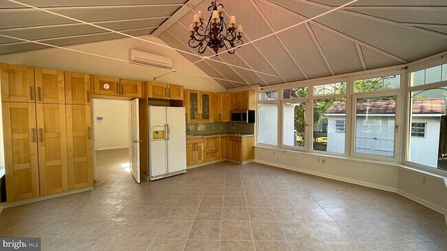 Building Photo - 10130 Blake Ln