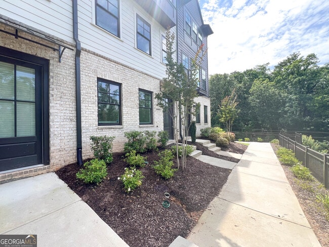 Building Photo - 6605 Beacon Dr
