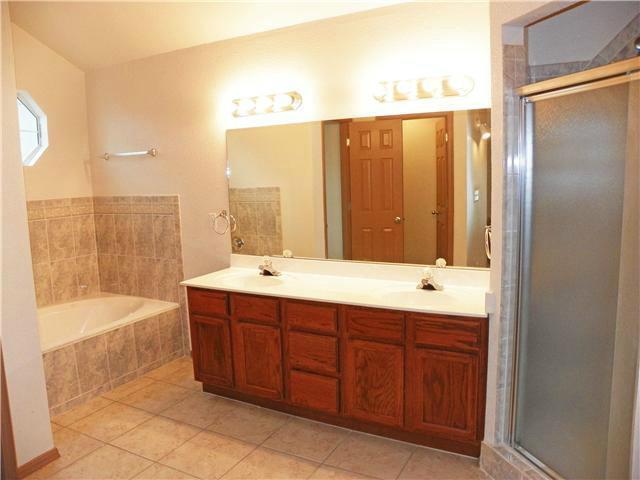 Building Photo - 12705 Tierra Flores Dr