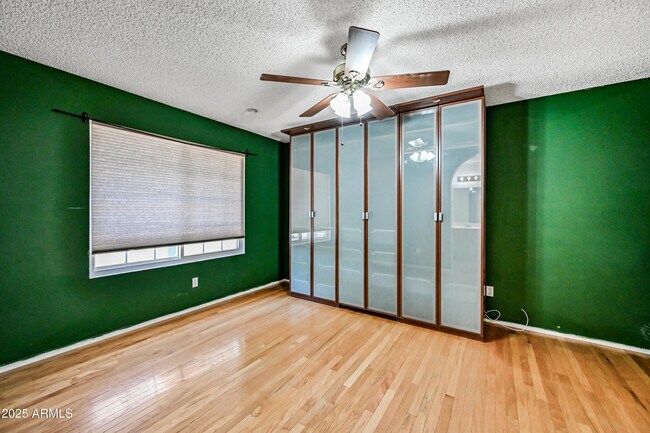Building Photo - 324 S Rita Ln