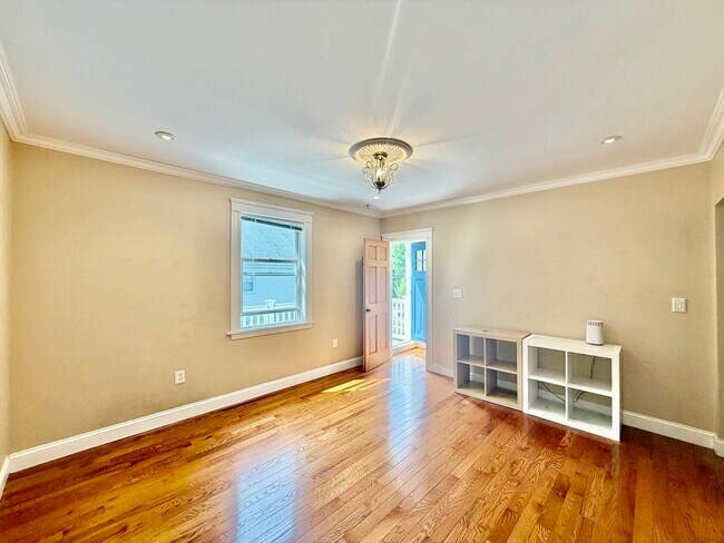 Building Photo - 12 Dunstan St