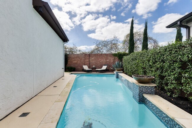 Building Photo - 1826 Jade Hollow Ln