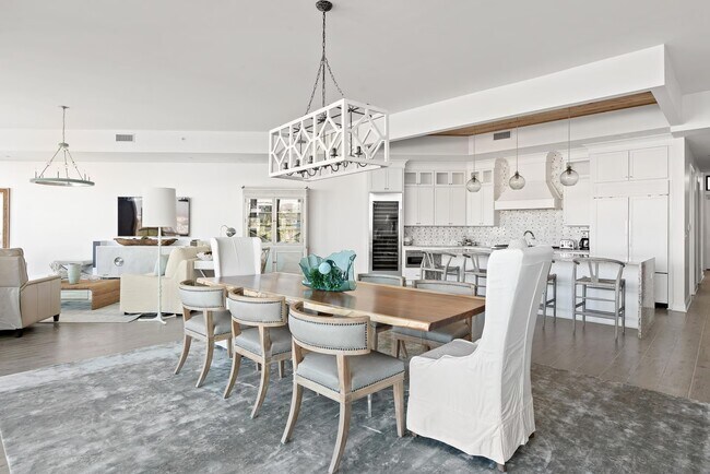 Building Photo - Costa Blanca Deluxe condominium