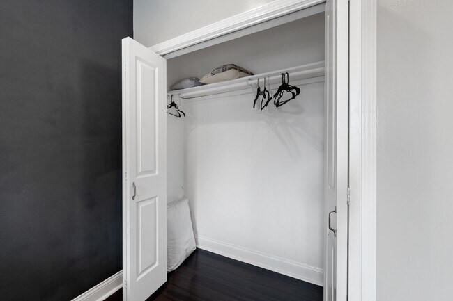 Building Photo - 2630 S Throop St