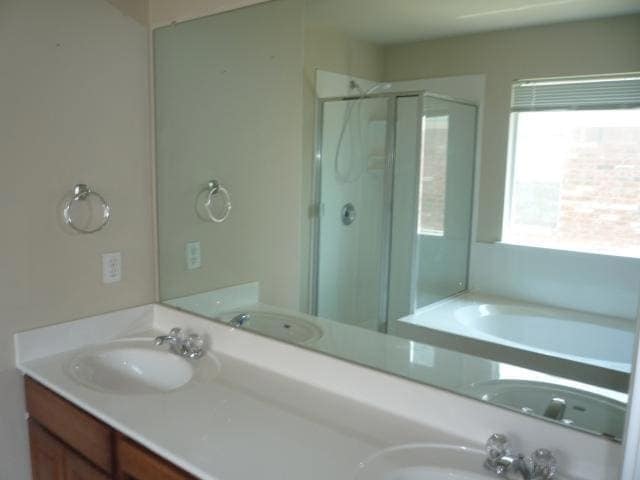 Building Photo - 102 Aguilar Dr