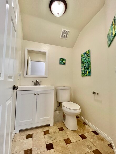 Building Photo - 26601 Country Creek Ln