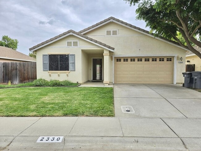 Primary Photo - A Bright and Welcoming Home in East Davis