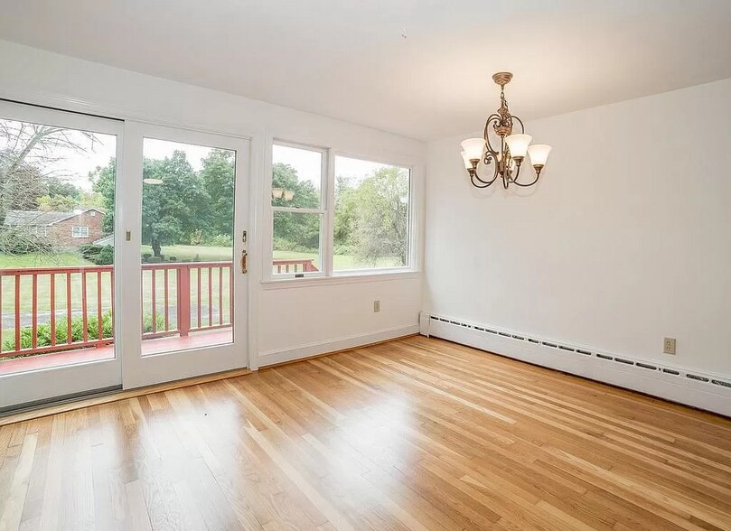 Building Photo - 39 Jackson St