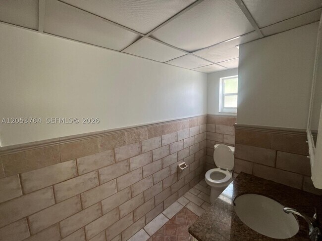 Building Photo - 2022 Pierce St