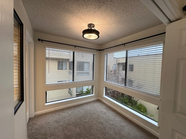 Building Photo - 545 Pierce St