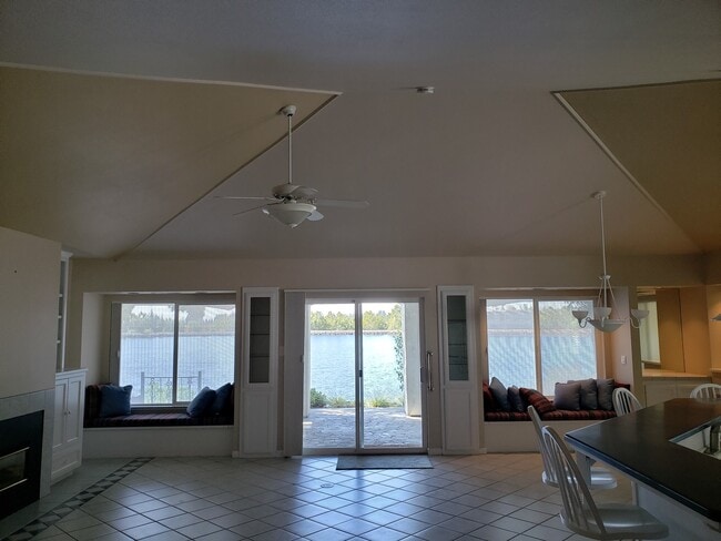 Building Photo - Lakefront Living in this 3/2 Beautiful Home! (55+ Community)